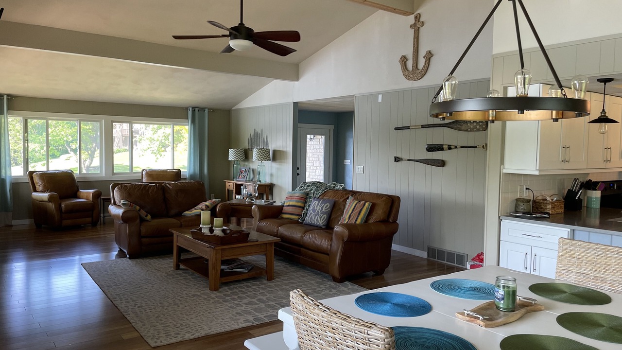 Photo of Livingroom in Apple River