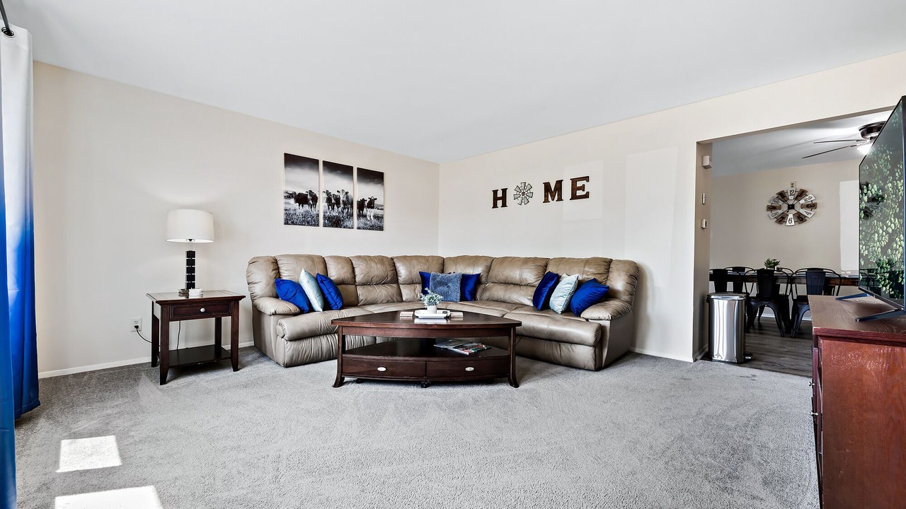 Photo of Livingroom in Boulder Hill