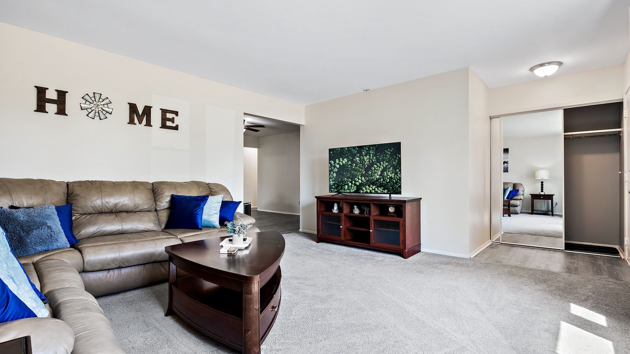 Photo of Livingroom in Boulder Hill