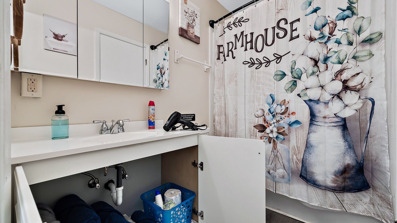 Photo of Bathroom in Boulder Hill