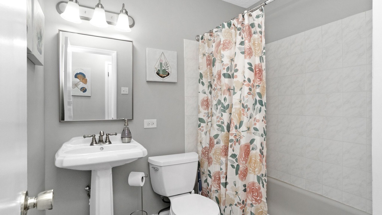 Photo of Bathroom in Elk Grove Village