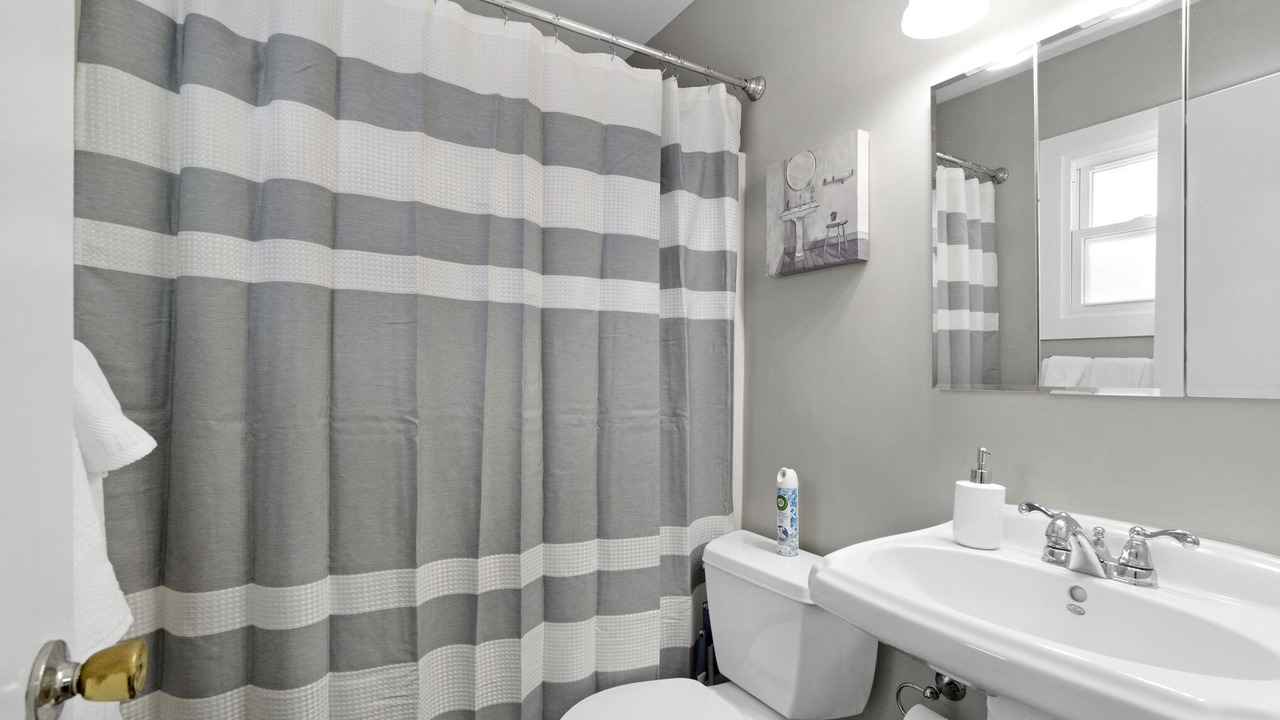Photo of Bathroom in Elk Grove Village