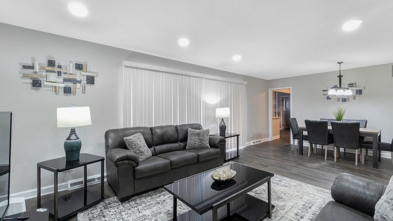 Photo of Livingroom in Elk Grove Village