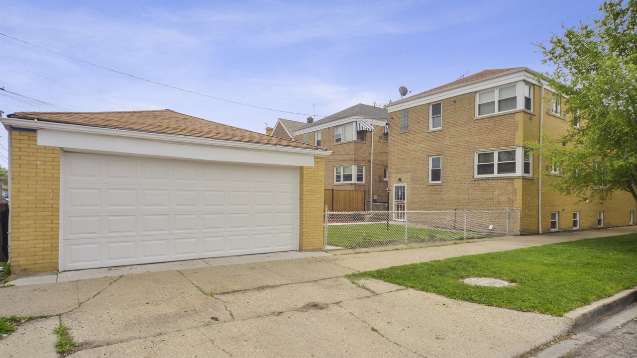 Photo of Outdoor in Belmont Cragin
