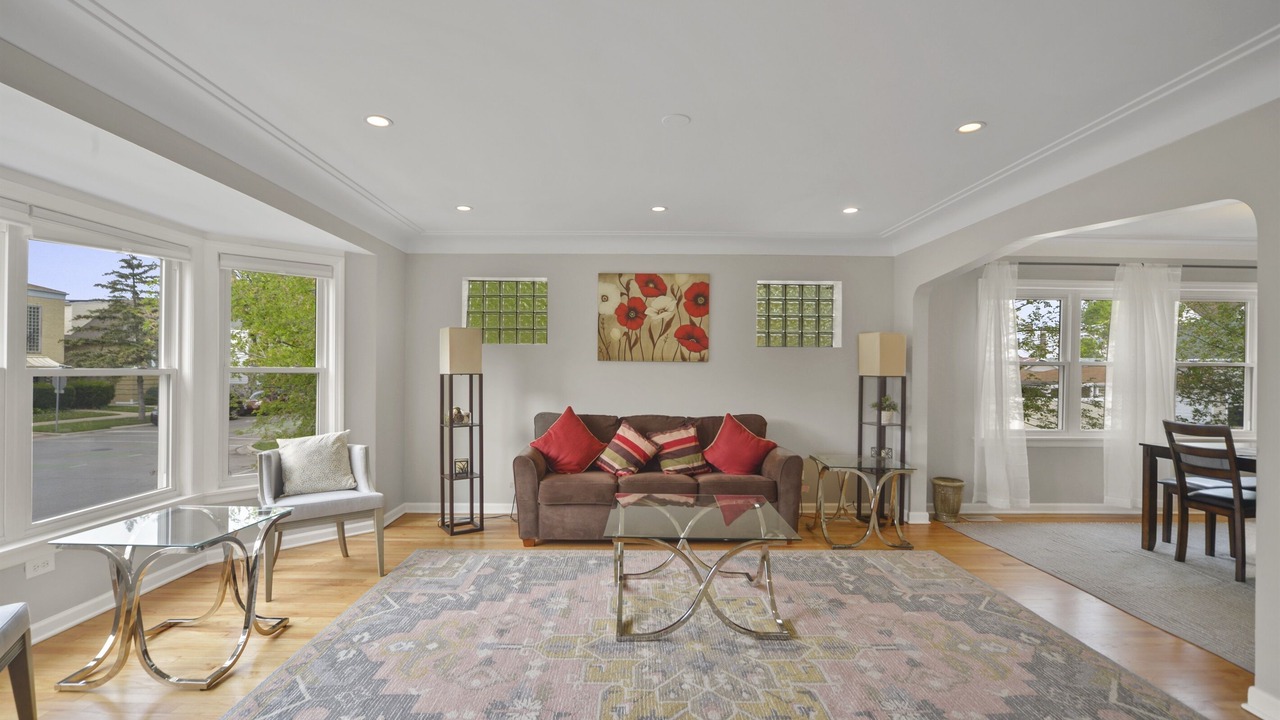 Photo of Livingroom in Belmont Cragin