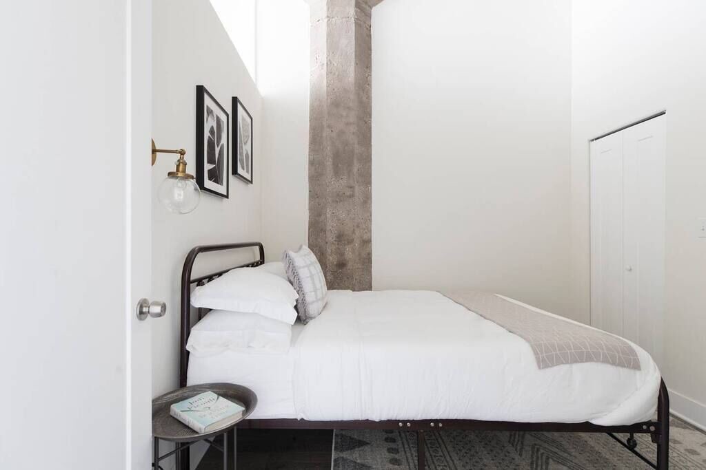 Photo of Bedroom in Near South Side