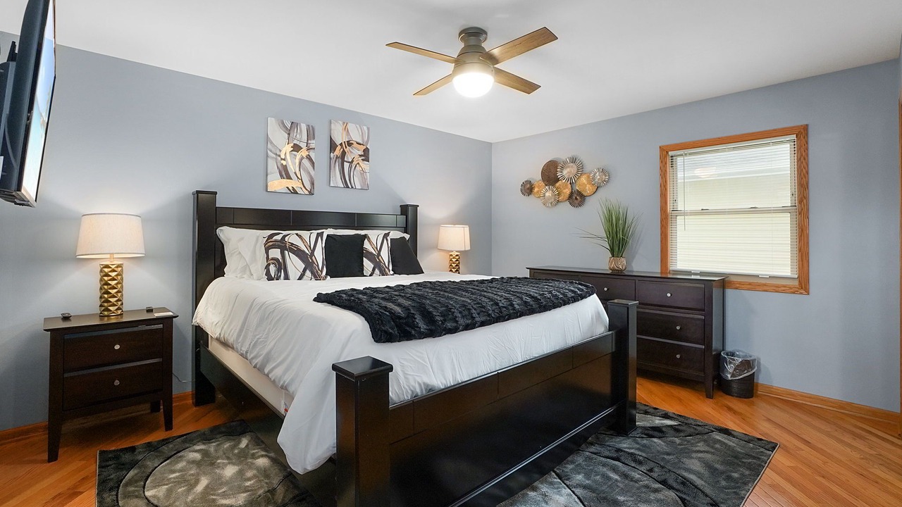 Photo of Bedroom in Elk Grove Village