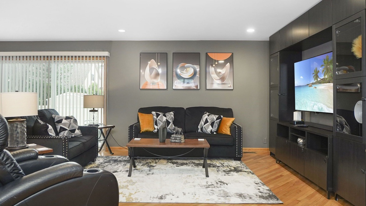 Photo of Livingroom in Elk Grove Village