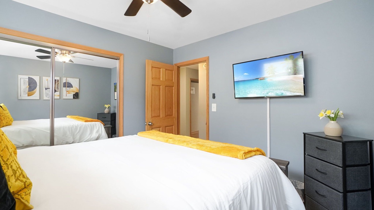 Photo of Bedroom in Elk Grove Village