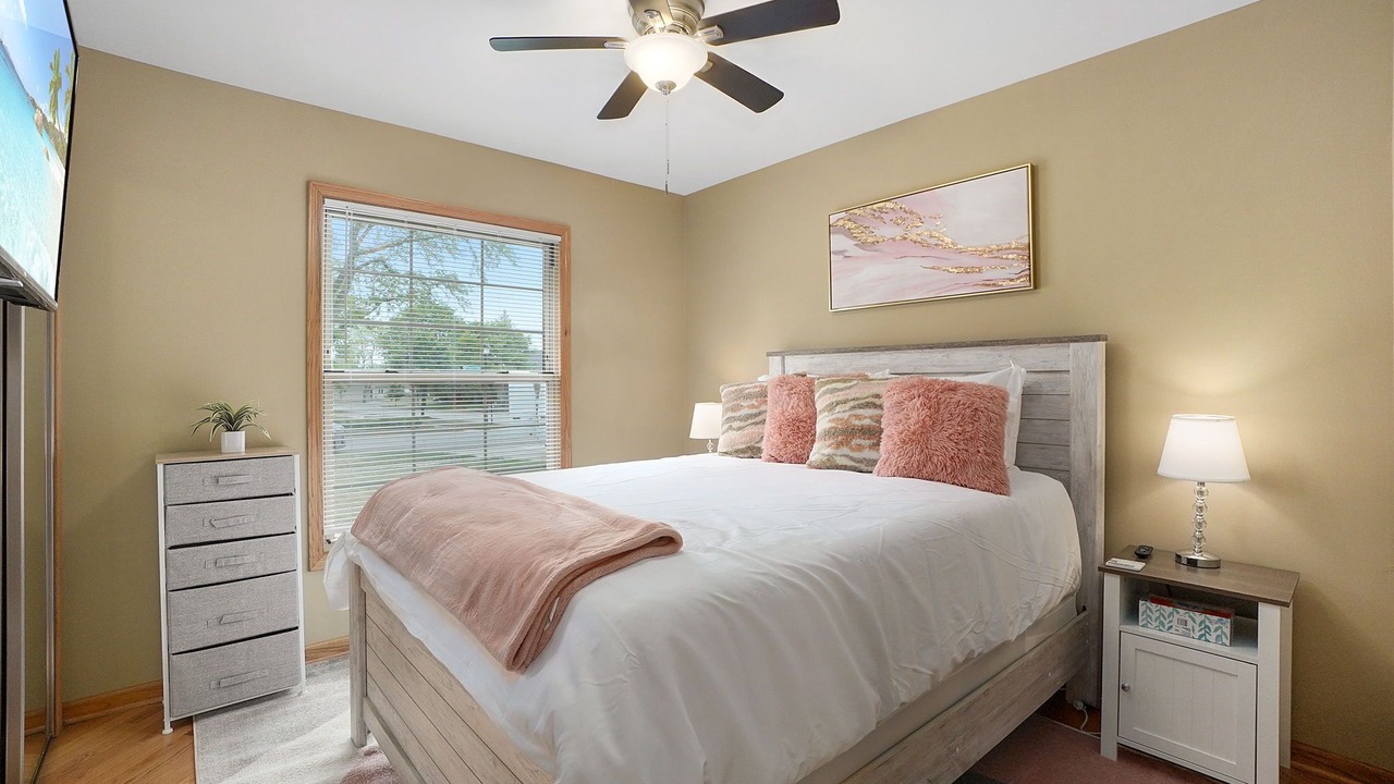 Photo of Bedroom in Elk Grove Village