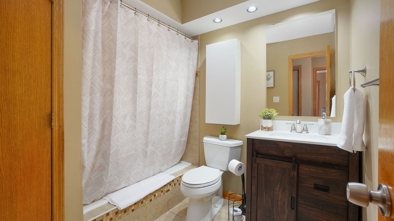 Photo of Bathroom in Elk Grove Village