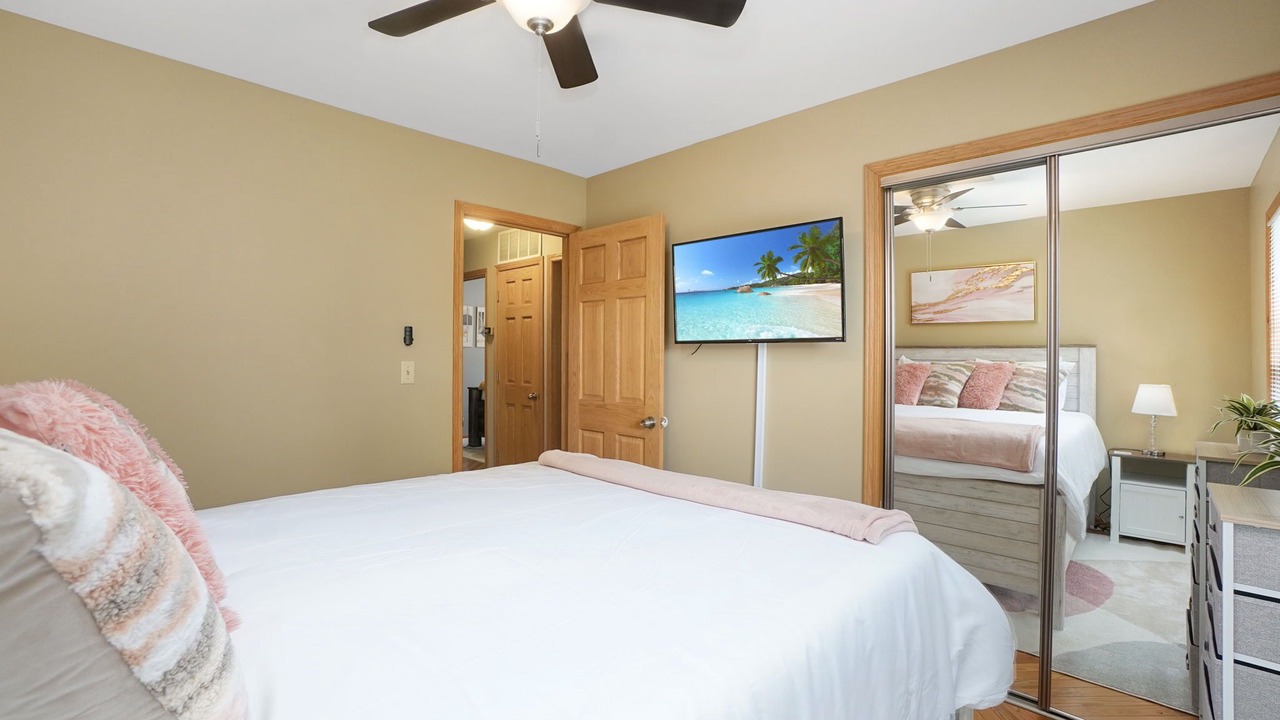 Photo of Bedroom in Elk Grove Village
