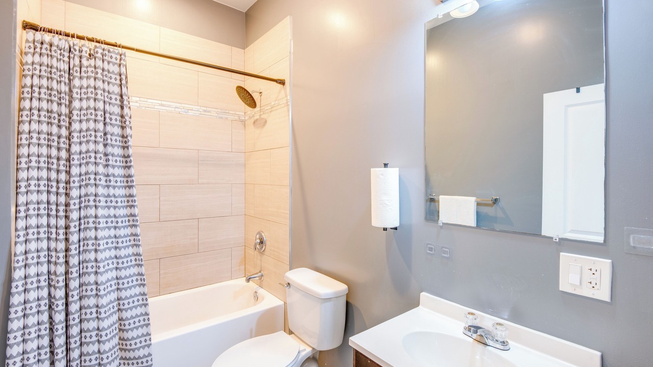 Photo of Bathroom in Grand Boulevard