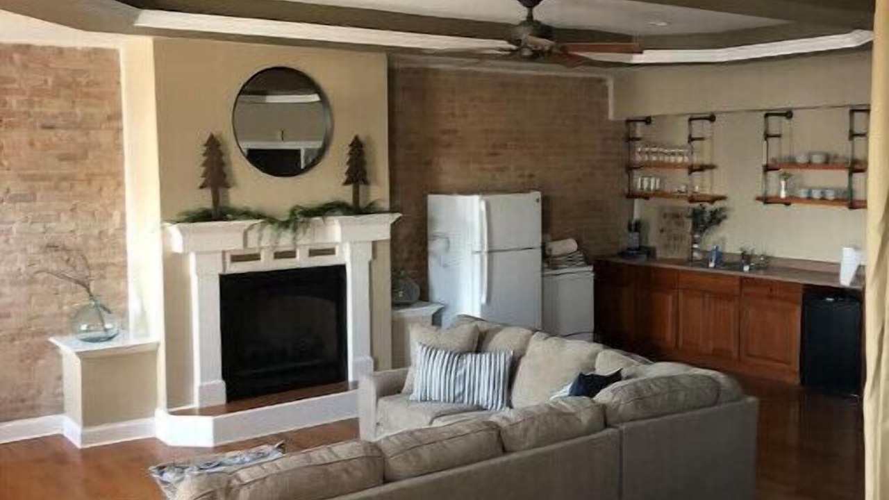 Photo of Livingroom in Utica