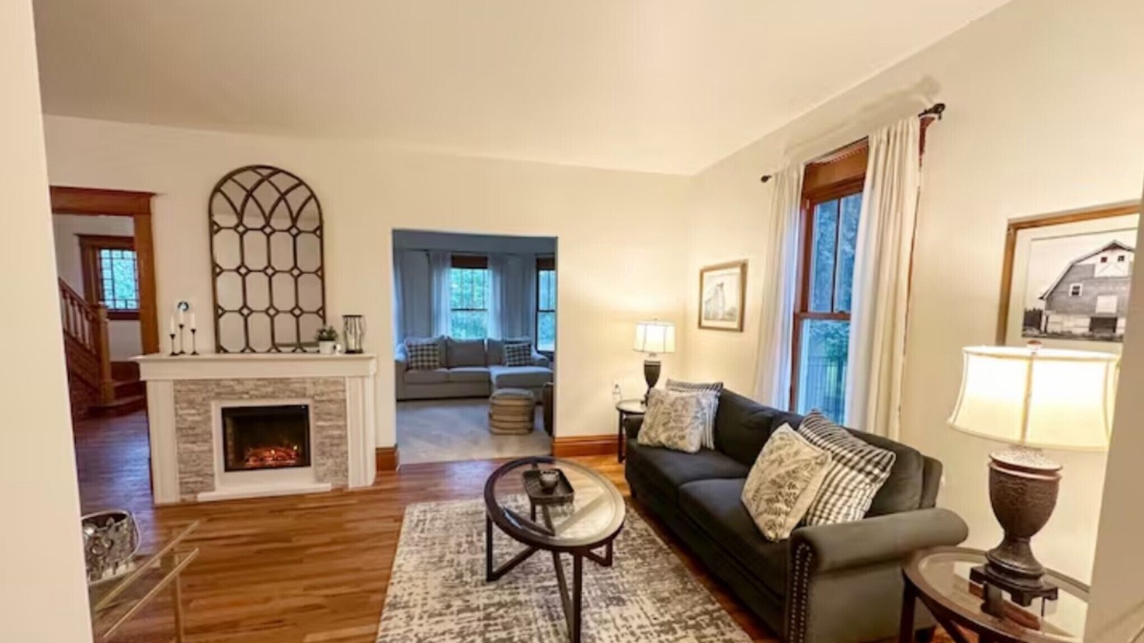 Photo of Livingroom in Fox Valley