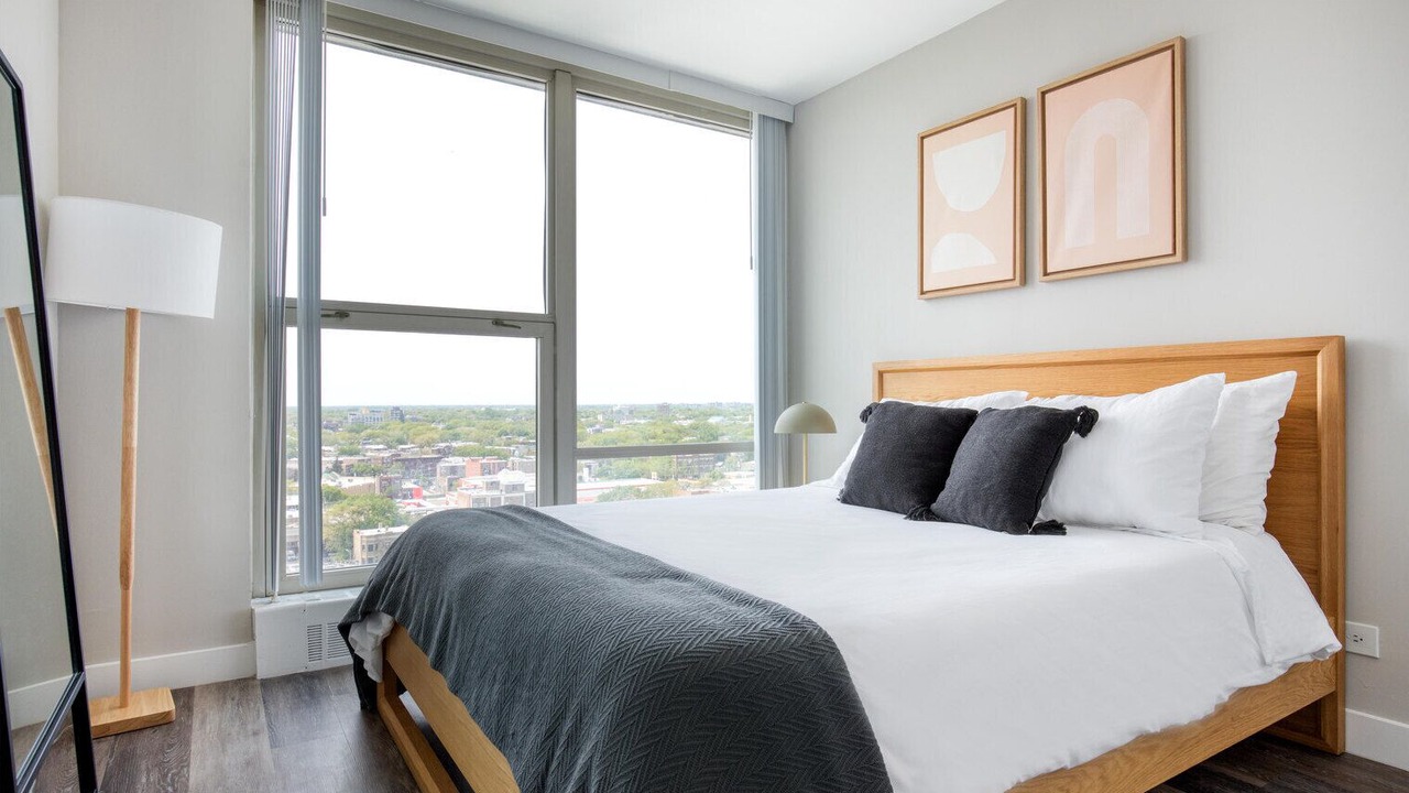 Photo of Bedroom in Edgewater Beach