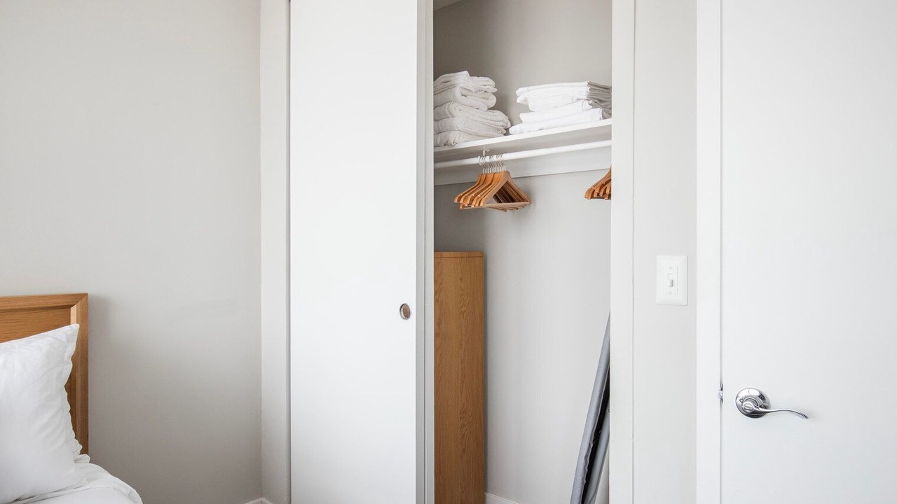 Photo of Bedroom in Edgewater Beach