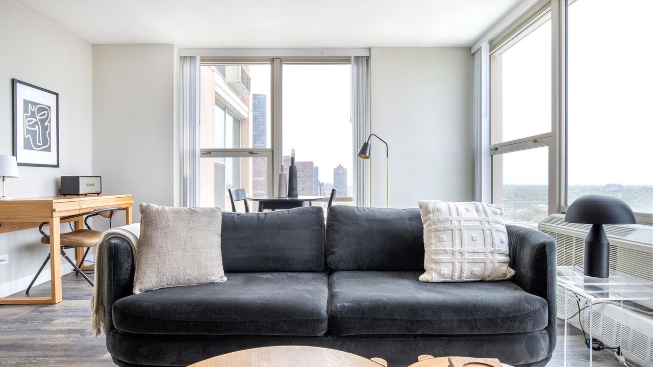 Photo of Livingroom in Edgewater Beach