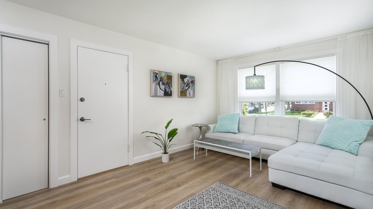 Photo of Livingroom in Skokie