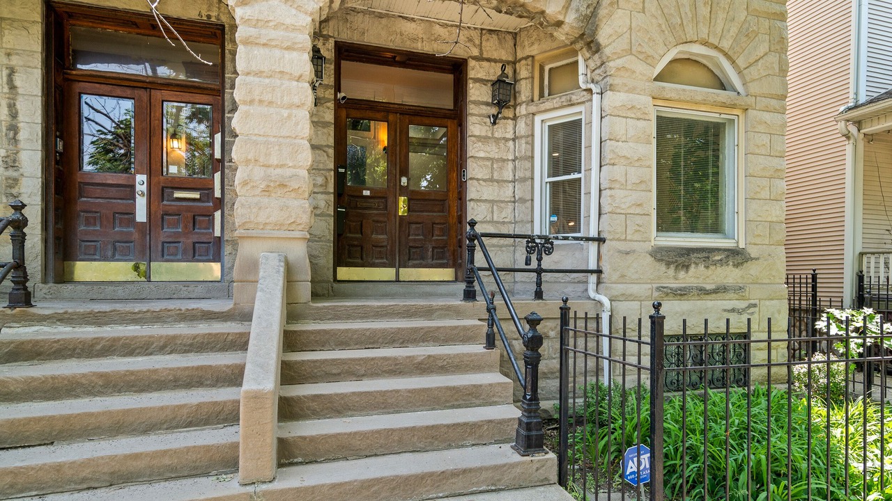 Photo of Outdoor in Lakeview