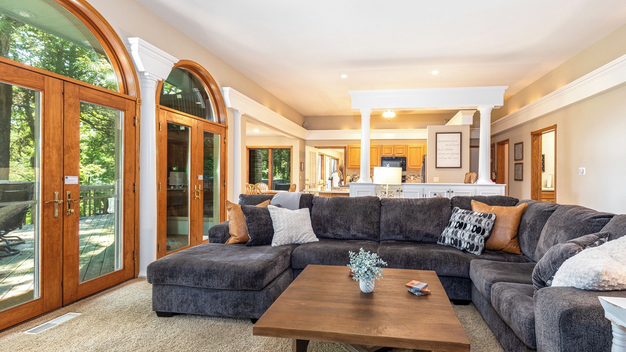 Photo of Livingroom in The Galena Territory