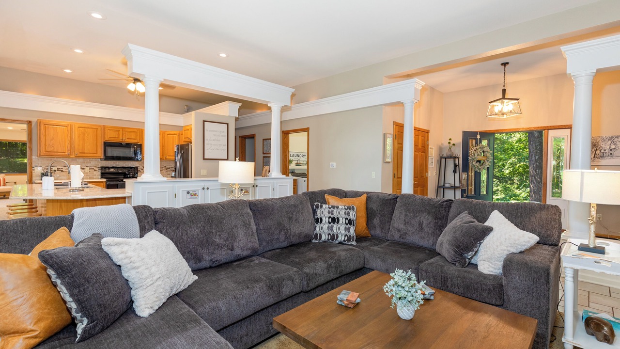 Photo of Livingroom in The Galena Territory
