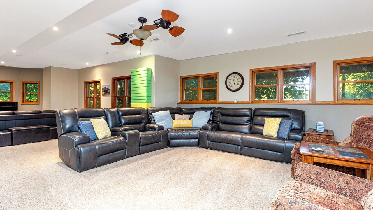 Photo of Livingroom in The Galena Territory