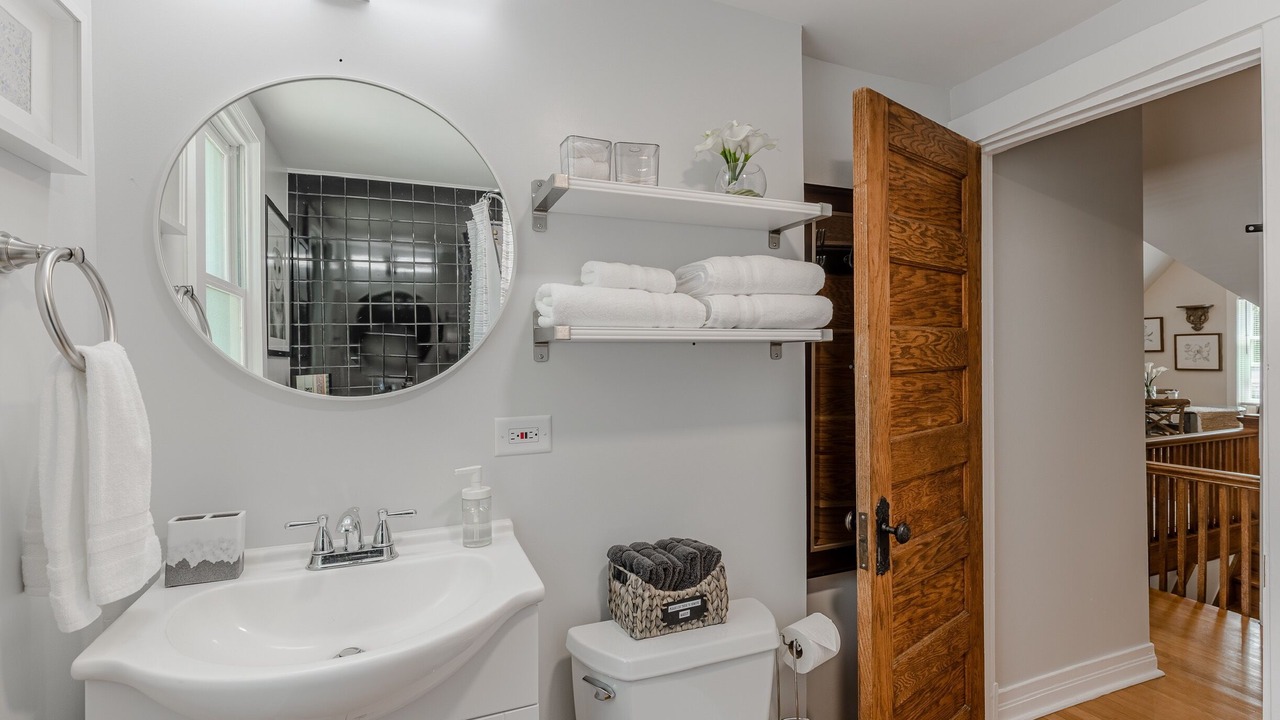 Photo of Bathroom in Oak Park