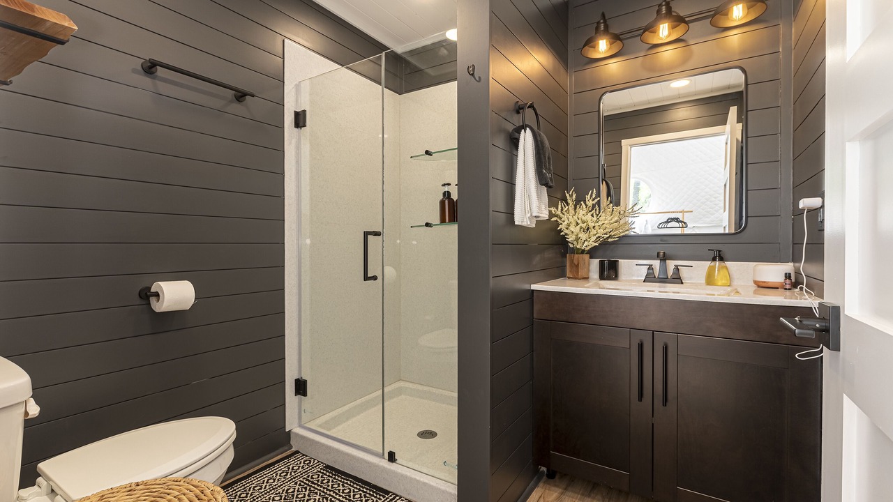Photo of Bathroom in Simpson