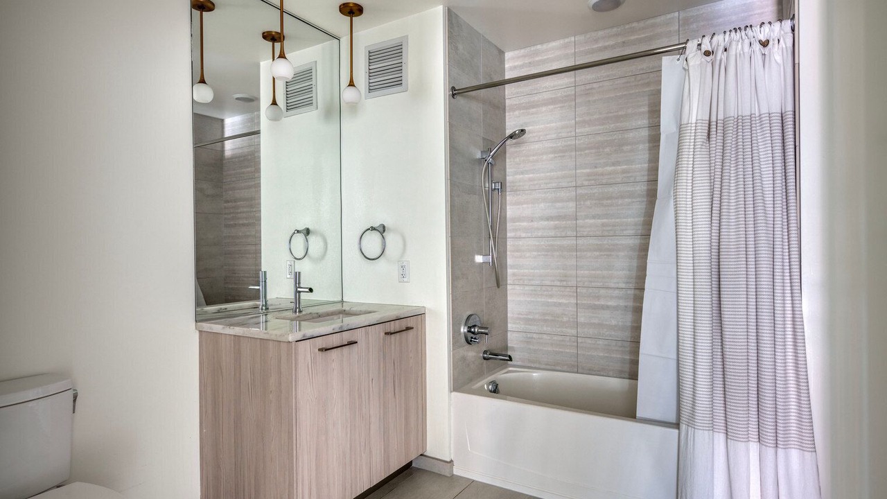 Photo of Bathroom in West Loop Gate