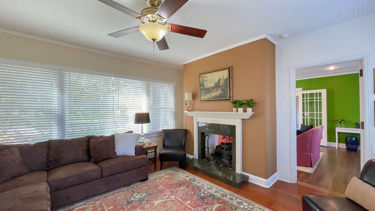 Photo of Livingroom in Waukegan