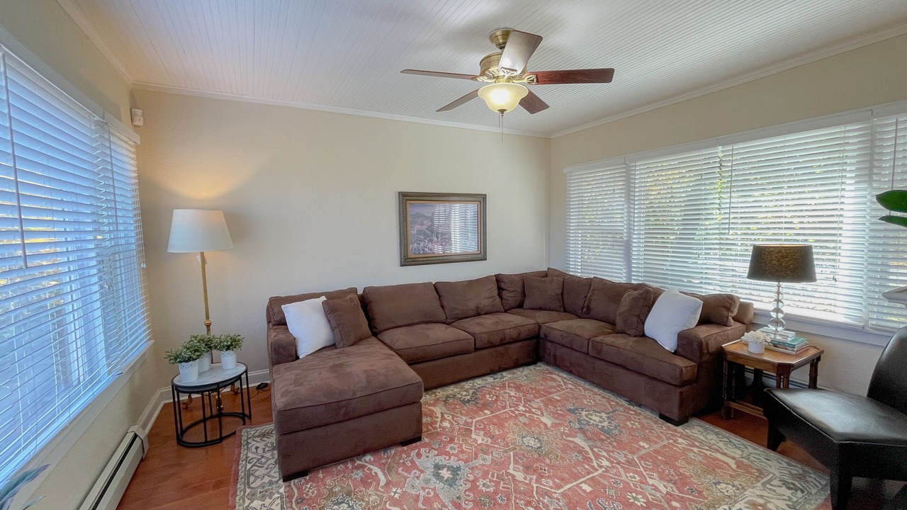 Photo of Livingroom in Waukegan