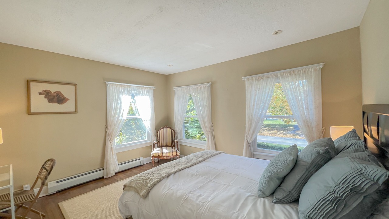Photo of Bedroom in Waukegan