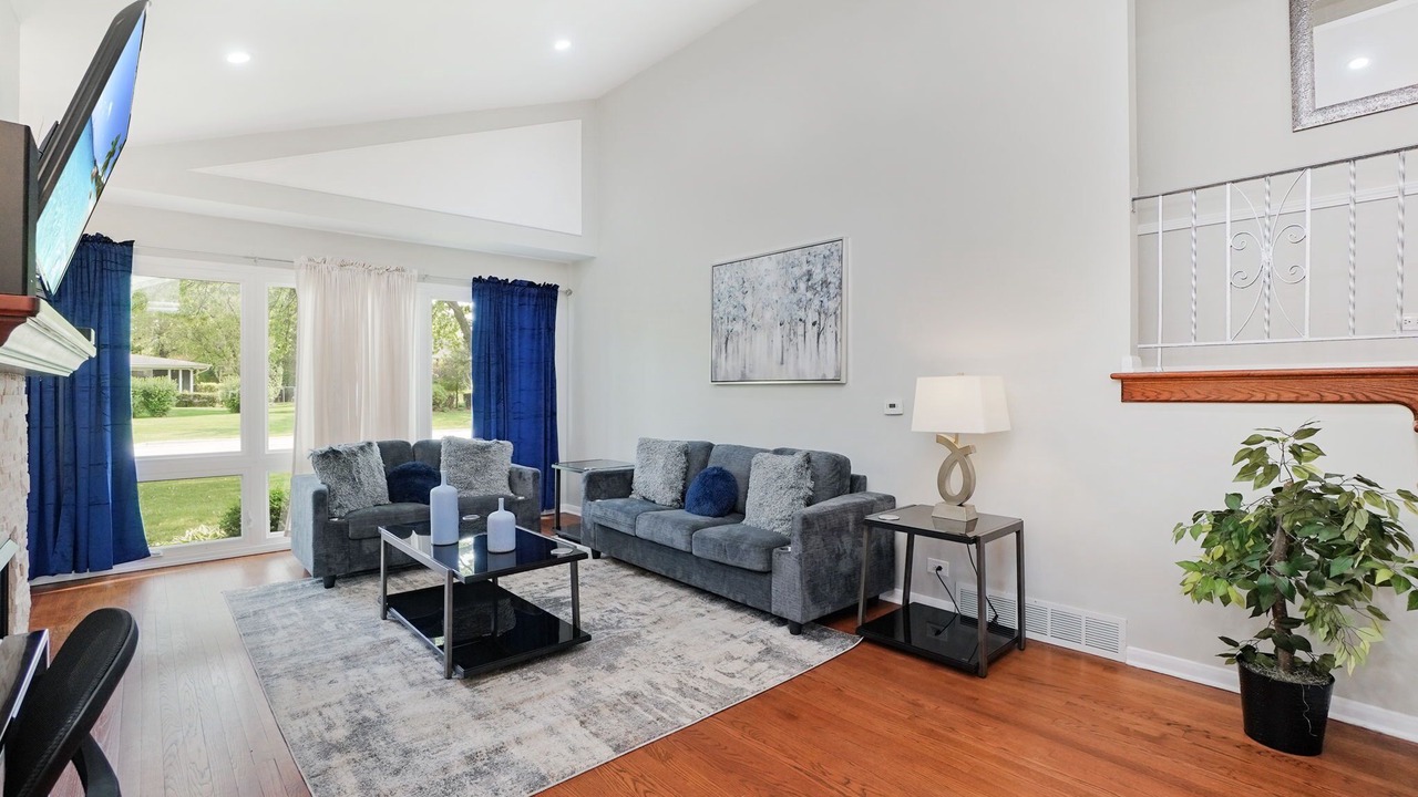 Photo of Livingroom in Northbrook