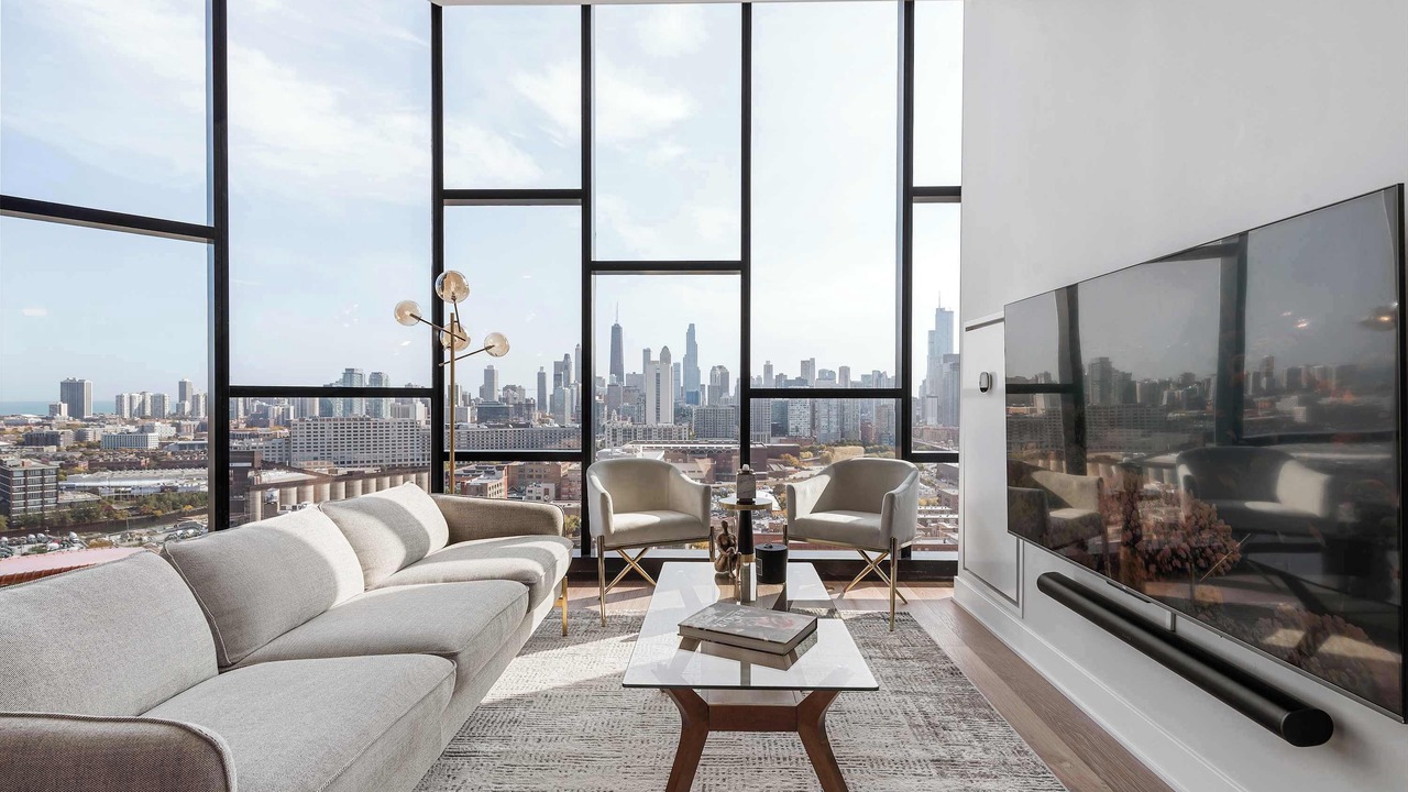 Photo of Livingroom in River West