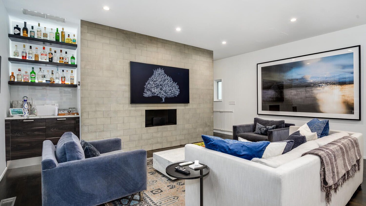 Photo of Livingroom in West Town