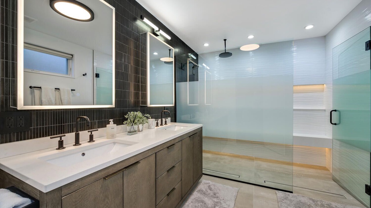 Photo of Bathroom in West Town
