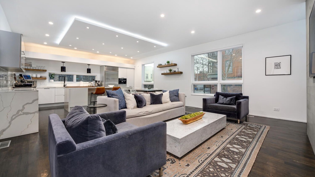 Photo of Livingroom in West Town