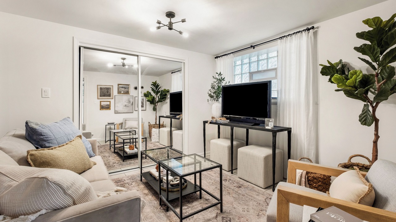 Photo of Livingroom in West Ridge