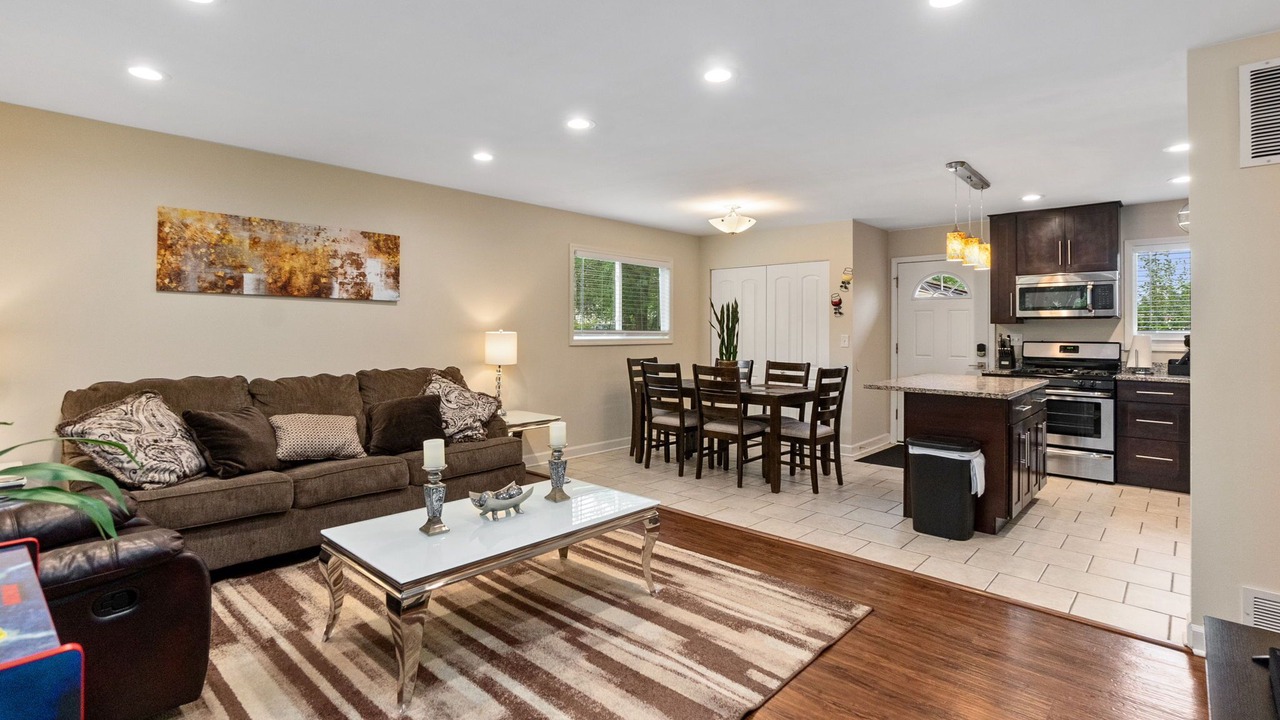 Photo of Livingroom in Wheeling