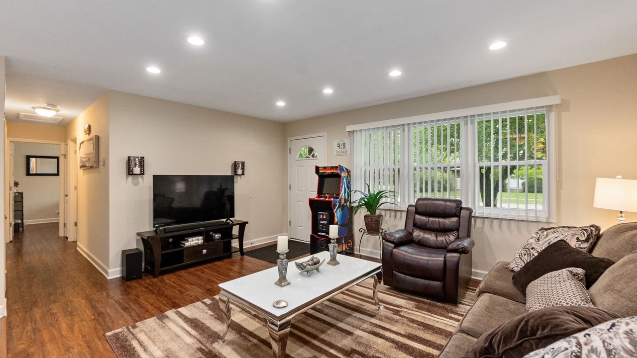Photo of Livingroom in Wheeling