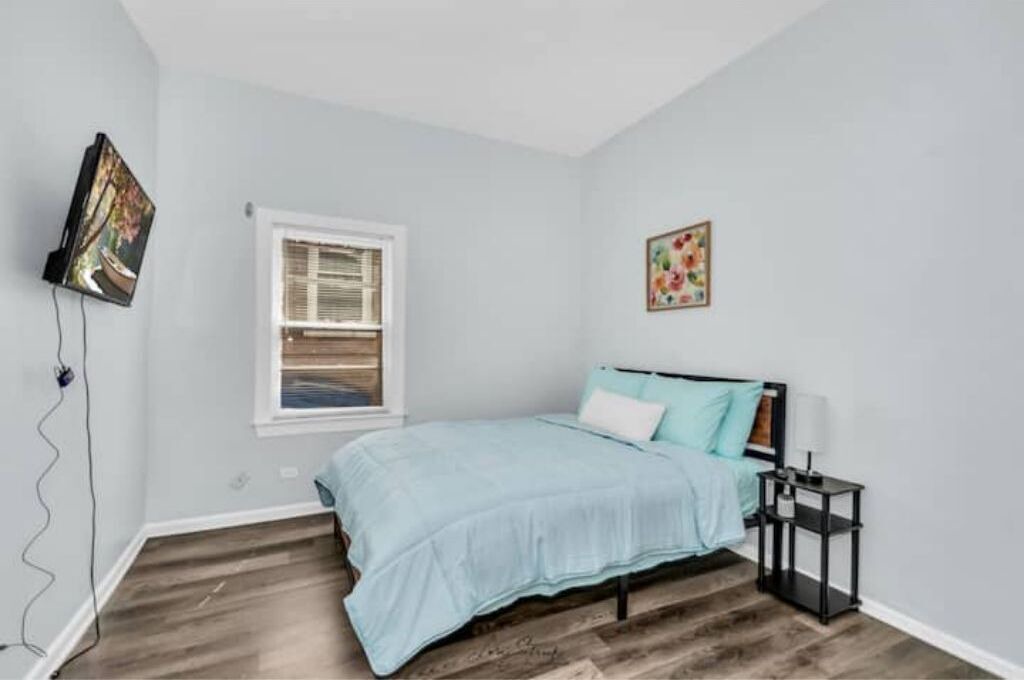 Photo of Bedroom in North Chicago