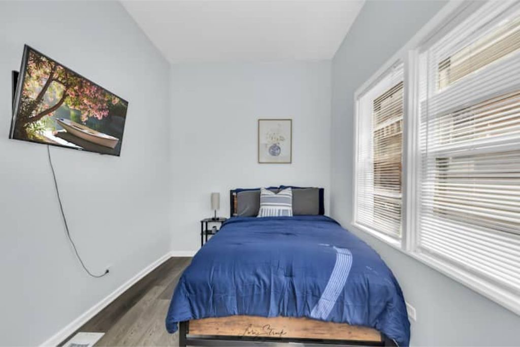 Photo of Bedroom in North Chicago