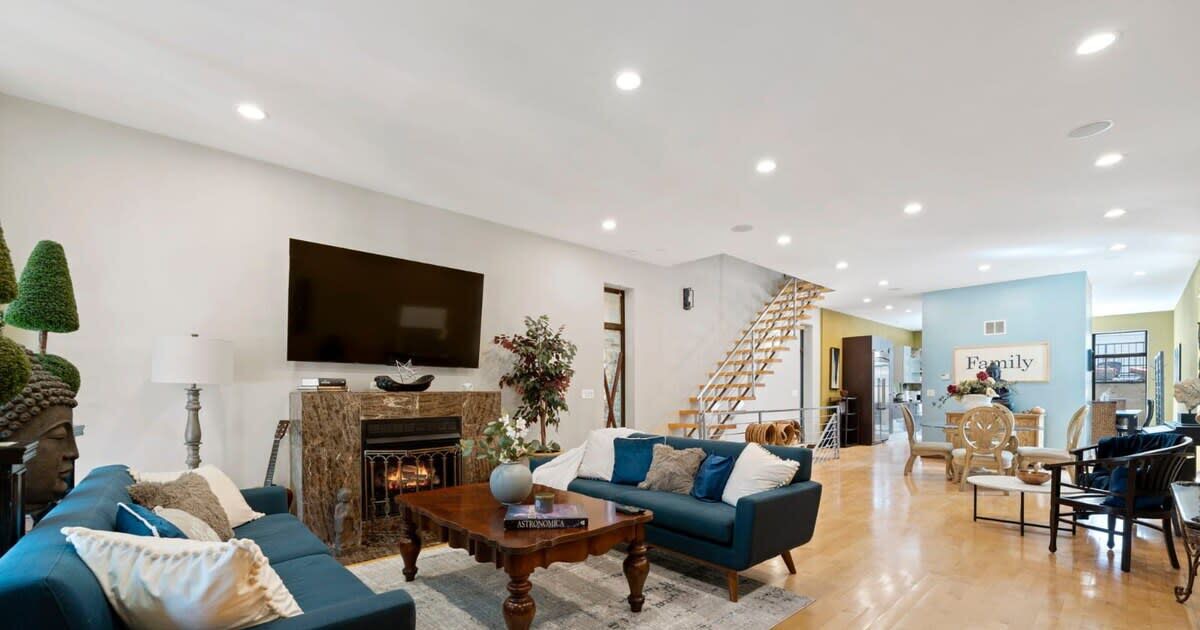 Photo of Livingroom in Heart of Chicago