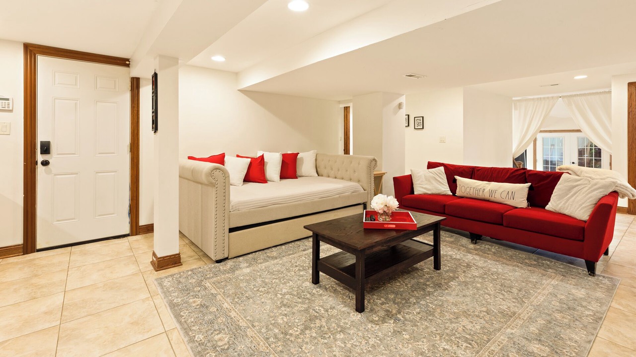 Photo of Livingroom in Glen Ellyn