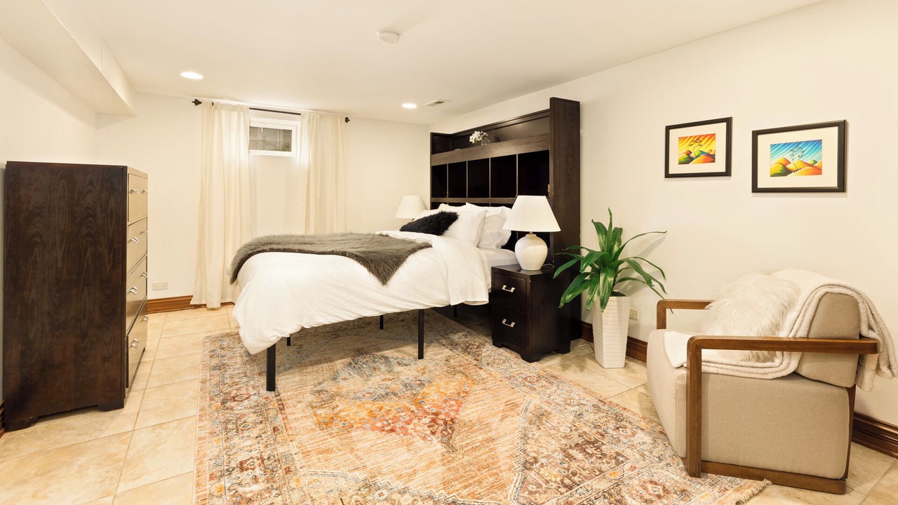 Photo of Bedroom in Glen Ellyn