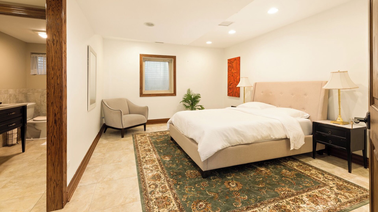 Photo of Bedroom in Glen Ellyn