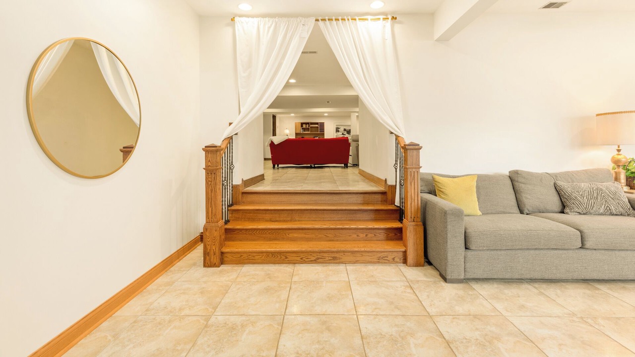 Photo of Livingroom in Glen Ellyn