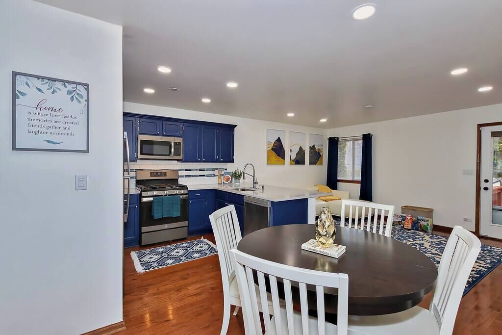 Photo of Bedroom in Round Lake Beach