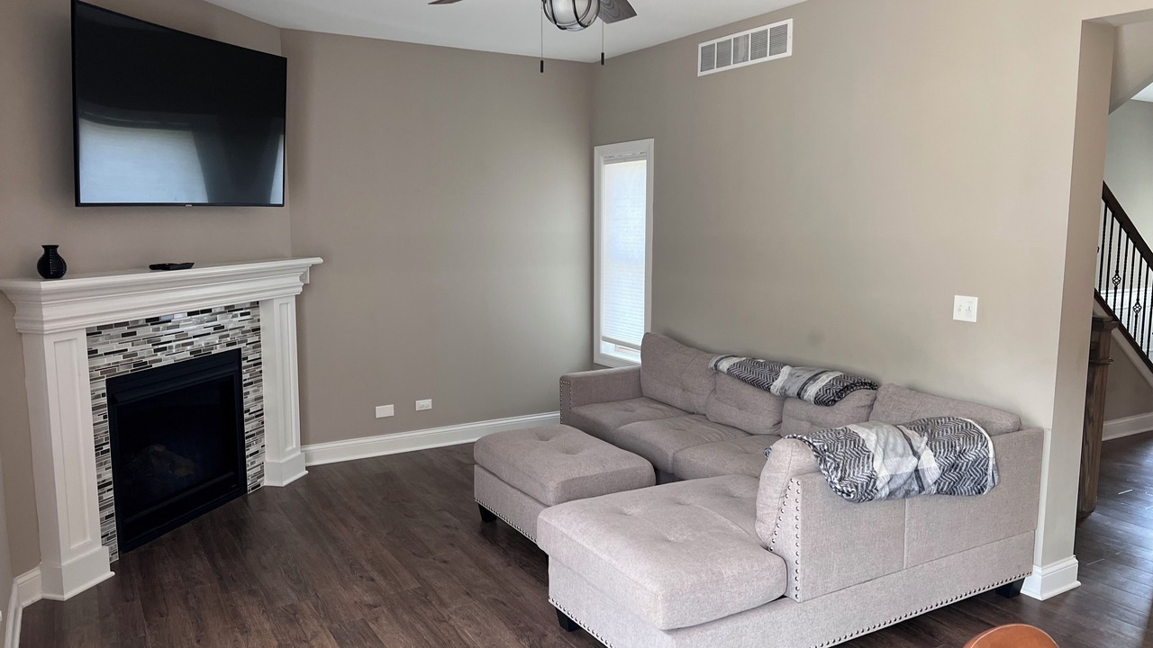 Photo of Livingroom in Shorewood